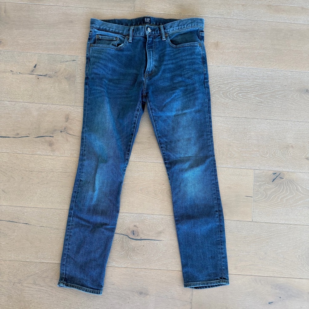 Men’s Gap Dark Wash Blue Jeans 32x30 Skinny - Excellent Condition